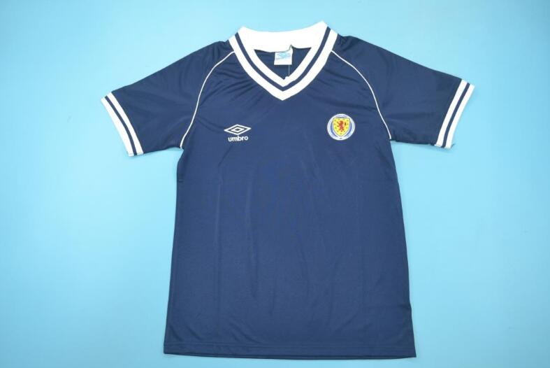 AAA Quality Scotland 1982 Home Retro Soccer Jersey